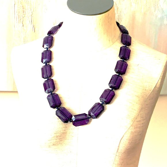 Elegant bead necklace with lace tie - Picture 7 of 7